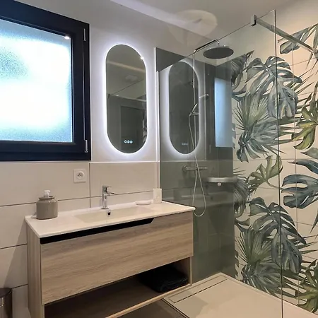 Holiday home Villas-des-oyats - Arena - 8 Personnes Climatisee Piscine Chauffee